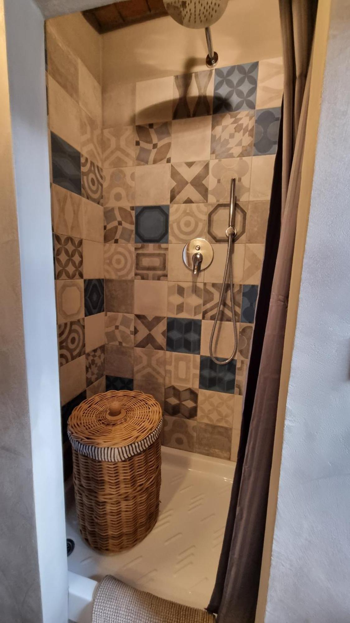 Il Piccino 29, Esperienza Romantica In Borgo.... Montescudaio Luaran gambar