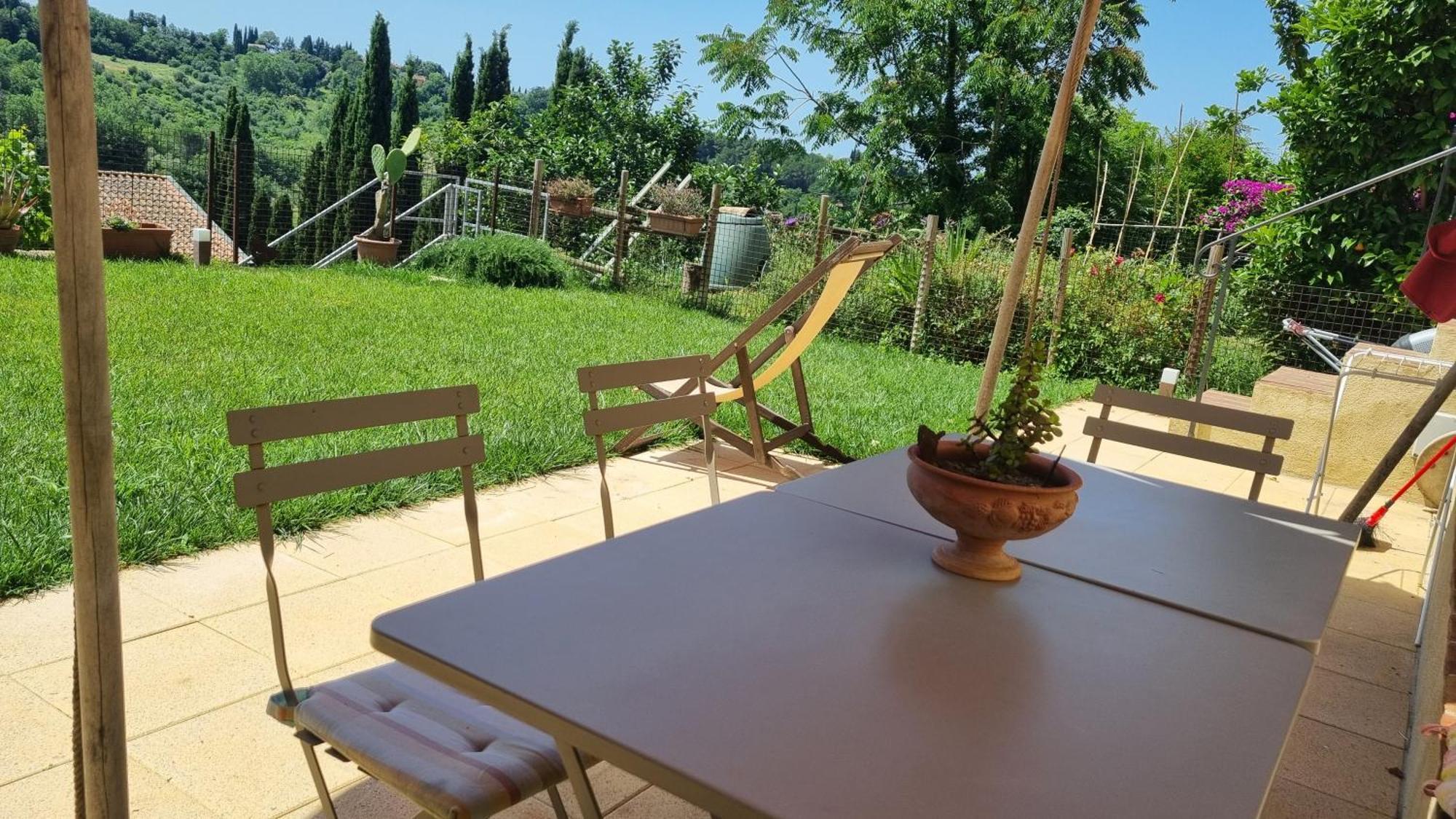 Il Piccino 29, Esperienza Romantica In Borgo.... Montescudaio Luaran gambar